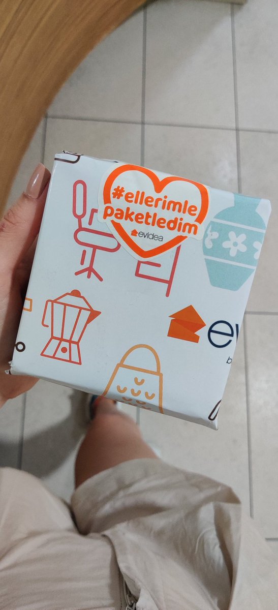gonnncaaa's tweet photo. Şu olay çok iyi olmamış mııııııı. Hediye paketini kendin yapıosun 🙆
#ellerimlepaketledimevidea
#evidea https://t.co/5XeJhqOUtI