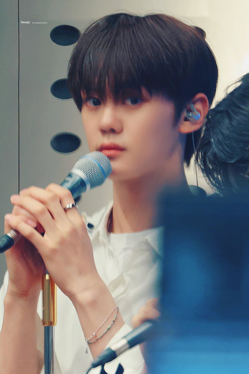 twenty_gv's tweet photo. 230726 동글 🍼
#김규빈 #ZB1 #KIMGYUVIN #제로베이스원 https://t.co/b8FxKRbzCD