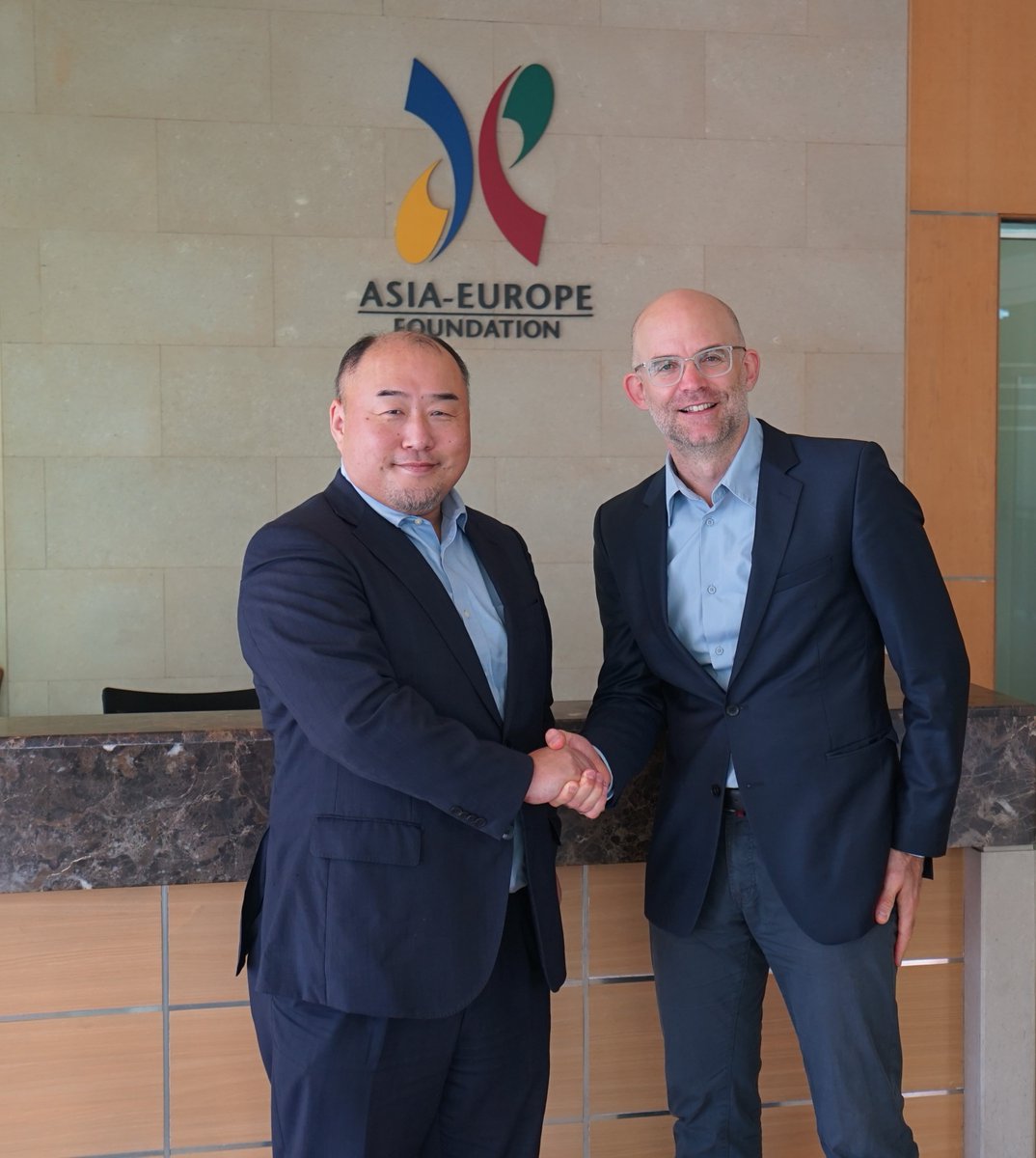 Asia-Europe Foundation (@aseforg) on Twitter photo Amb MORIKAWA, #ASEF Exec Dir, welcomed Julian HERMANN from <a href="/juliusbaer/">Julius Baer</a>. As they explored possible ways to cooperate in #education, both sides focused on the importance of #equity & #equality, and agreed to continue the exchange of information & ideas 👉 hubs.ly/Q023wCvB0 Amb MORIKAWA, #ASEF Exec Dir, welcomed Julian HERMANN from <a href="/juliusbaer/">Julius Baer</a>. As they explored possible ways to cooperate in #education, both sides focused on the importance of #equity & #equality, and agreed to continue the exchange of information & ideas 👉 hubs.ly/Q023wCvB0