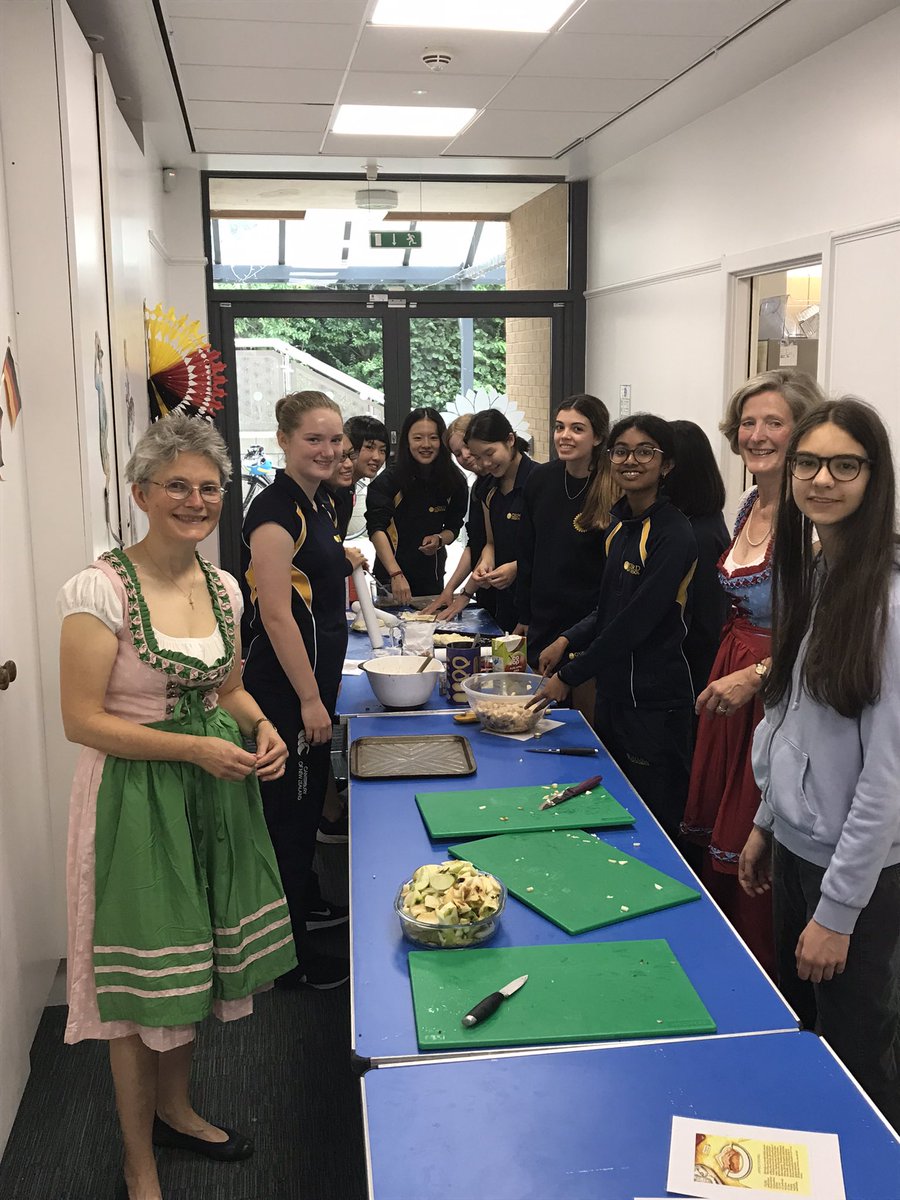 Languages_OHS's tweet photo. And the celebrations continue with a delightful Oktoberfest baking worshop, making Apfelstrudel! @OxfordHighSch @OHSGerman #EuropeanDayofLanguages https://t.co/WHx4BZoS20