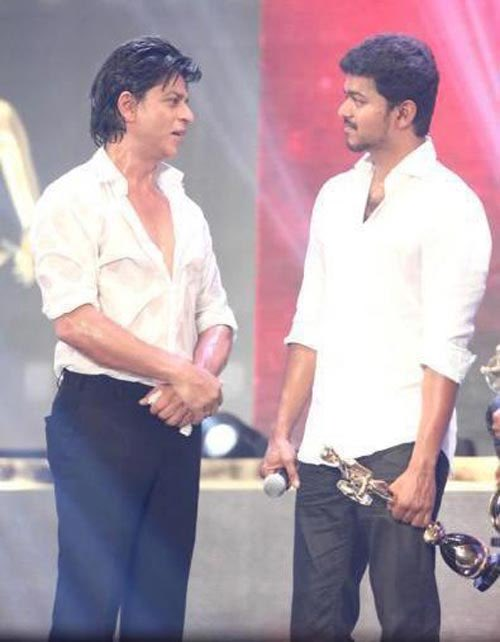 AVinthehousee's tweet photo. @actorvijay @iamsrk @Atlee_dir 😍😍 https://t.co/vVhivzvB7R