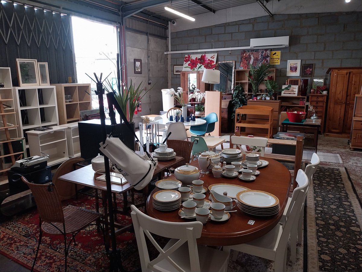 Labourstone's tweet photo. 2/ So much useful stuff being diverted from the bin & finding a new home thru this #ReuseShop, thanks to Carla & her Teams passion for #Reuse. Chk out the #Subbuteo and the vintage #ThermosFlask! Thank you! @LondonEnergyLtd @connectNLWA @wfcouncil @ElizabethBapti4 @DoreRosalind https://t.co/zOzcPGqVb6