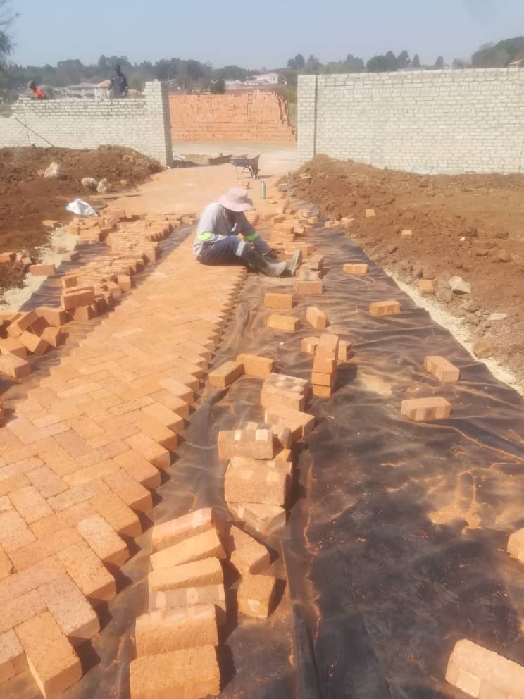 RolackGroup's tweet photo. Rain is coming soon and you can't be smart pamba pasina paving 

Get your driveway and yard paved well

Usakuwadza maid nekukorobha madhaka mumba all the time muchitenga mops everyday

Get in touch with the ROLACK TEAM 

DM,

Direct Whatsapp:https://t.co/kMAtrQjn7p https://t.co/ZMqPxUIjnW