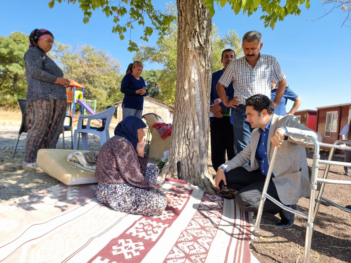 GolbasiAdymnkym's tweet photo. 📍Haydarlı Köyü 
📍Yeniköy Köyü
📍Kösüklü Köyü

Kaymakamımız Sayın Tarık Buğra SEYHAN,
Beraberindeki Heyetle Beraber Köylerimize Ziyarette Bulundu 

İncelemelerde ve denetlemelerde bulunmak üzere köylerimize ziyarette bulunan Kaymakamımız,Köylerimize kurulan konteynerleri yerinde https://t.co/lTK6c63GXe