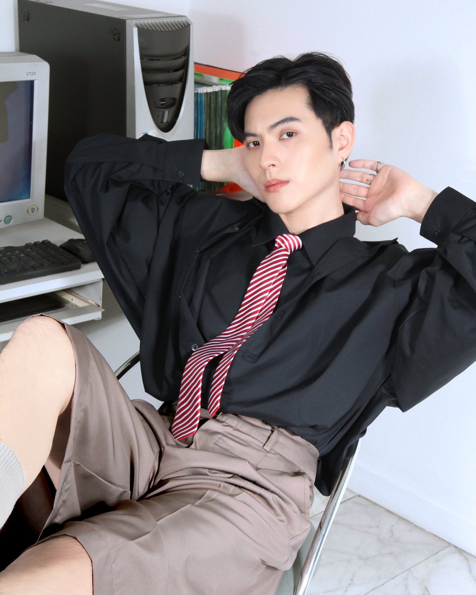 mickwathan's tweet photo. คุณครูครับ คุณครูครับ ผมมีเรื่องอยากปรึกษาคุณครูครับ https://t.co/cThzqnk6lh