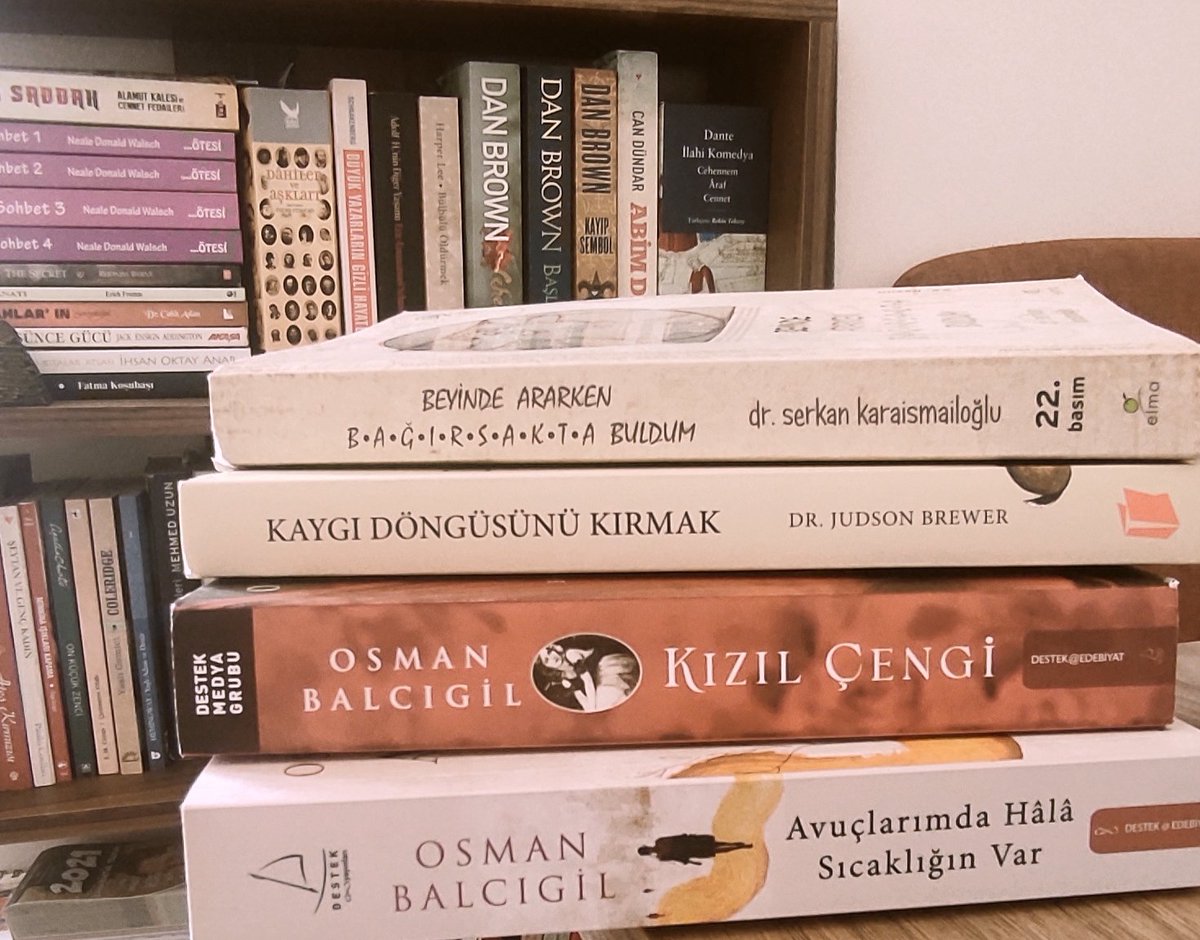 bedusch's tweet photo. Ekim ayı okuma listem için çok güzel kitaplar aldım😇Hepsi için sabırsızlanıyorum, Pia Mater serisinden sonra hayran kaldığım  @skaraismailoglu kitabını başucu kitabı olarak belirledim🥰 Son zamanlarda okudukca hayranlığımın arttığı @OBalcigil kitapları okuma önceliğim arasında😇 https://t.co/2Sb09lLrke