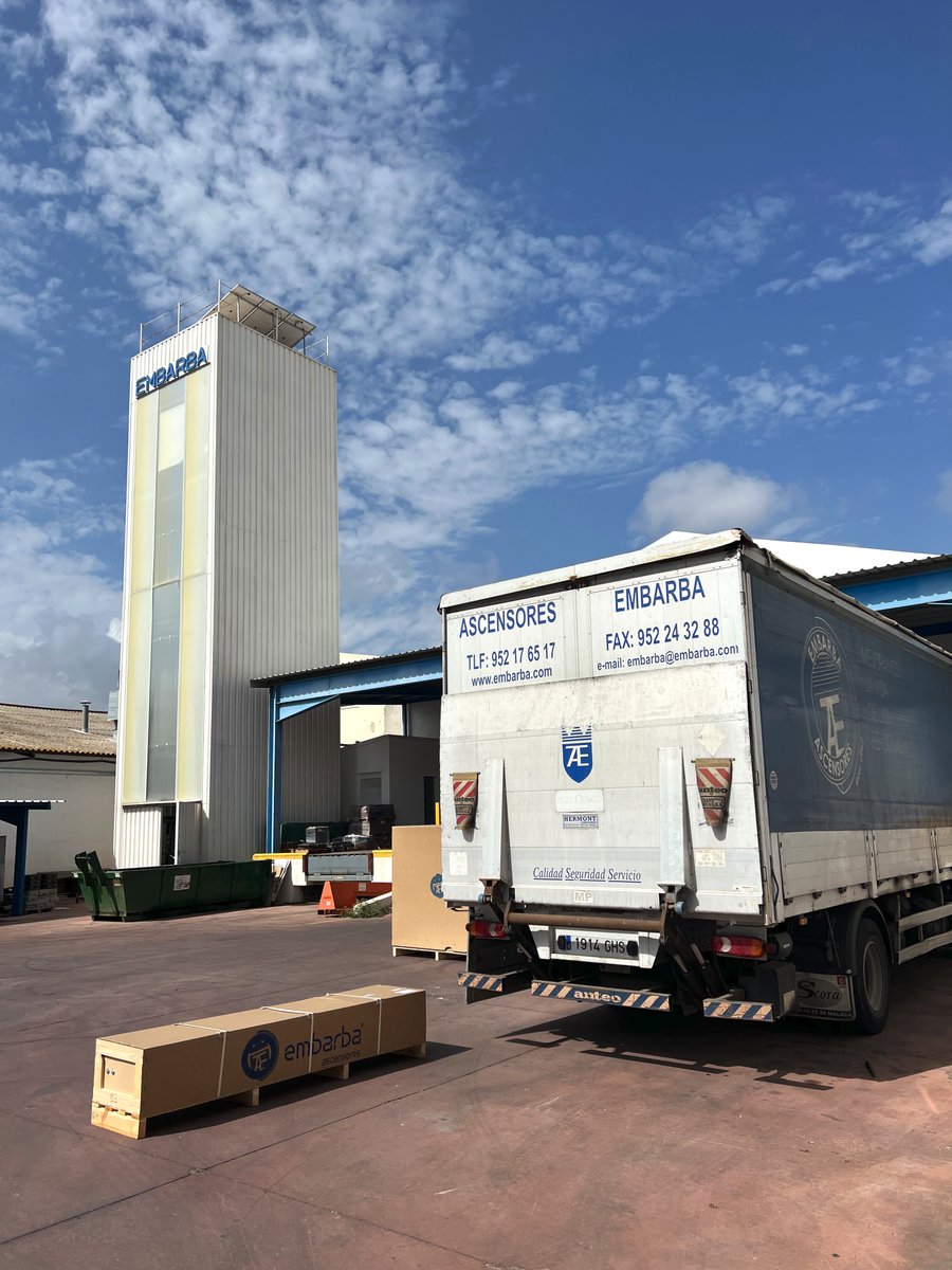 ¡Nuestros ascensores están en movimiento! 🏗️🔧 Desde nuestra fábrica hasta tu edificio, estamos comprometidos con la calidad en cada paso del proceso. Cargados y listos para llevar la innovación a donde lo necesites.