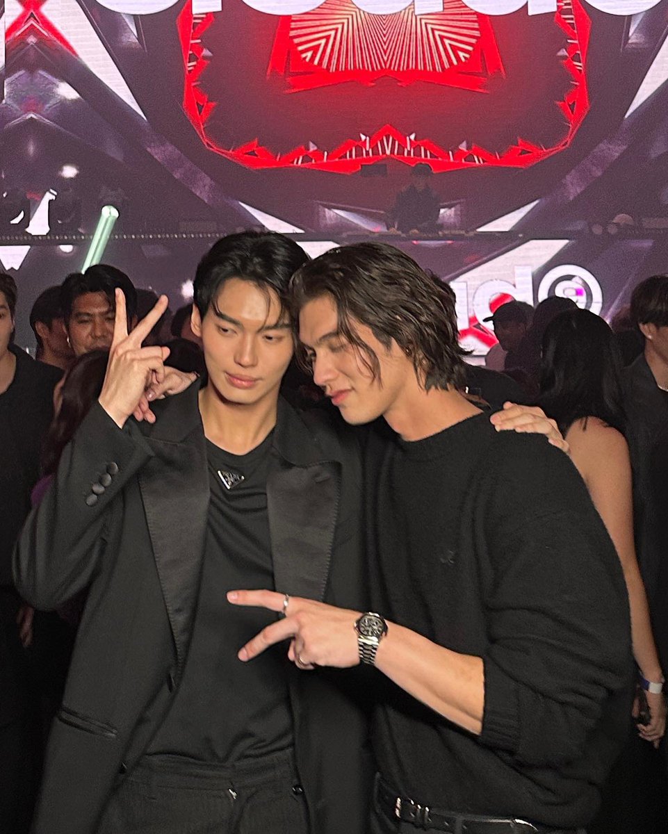 youcallmelips's tweet photo. MY POWERFUL SHIP 😭😭😭😭😭😭 #ไบร์ทวิน https://t.co/4lO8ZAZZbt