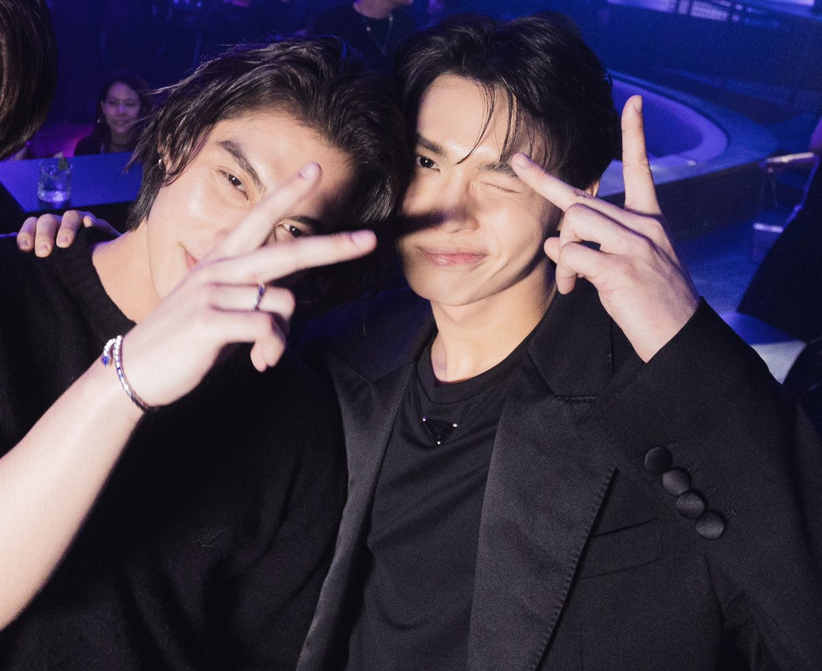 youcallmelips's tweet photo. MY POWERFUL SHIP 😭😭😭😭😭😭 #ไบร์ทวิน https://t.co/4lO8ZAZZbt