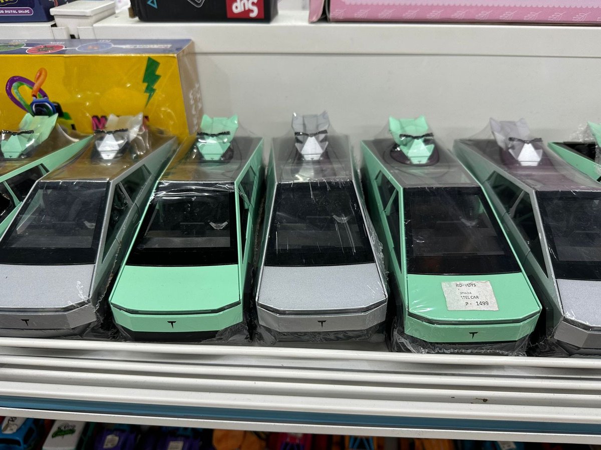 malulloyd's tweet photo. @TOCNYS @Tesla For now I am going to be happy with CyberTruck toys. https://t.co/V0OK7JTXO9