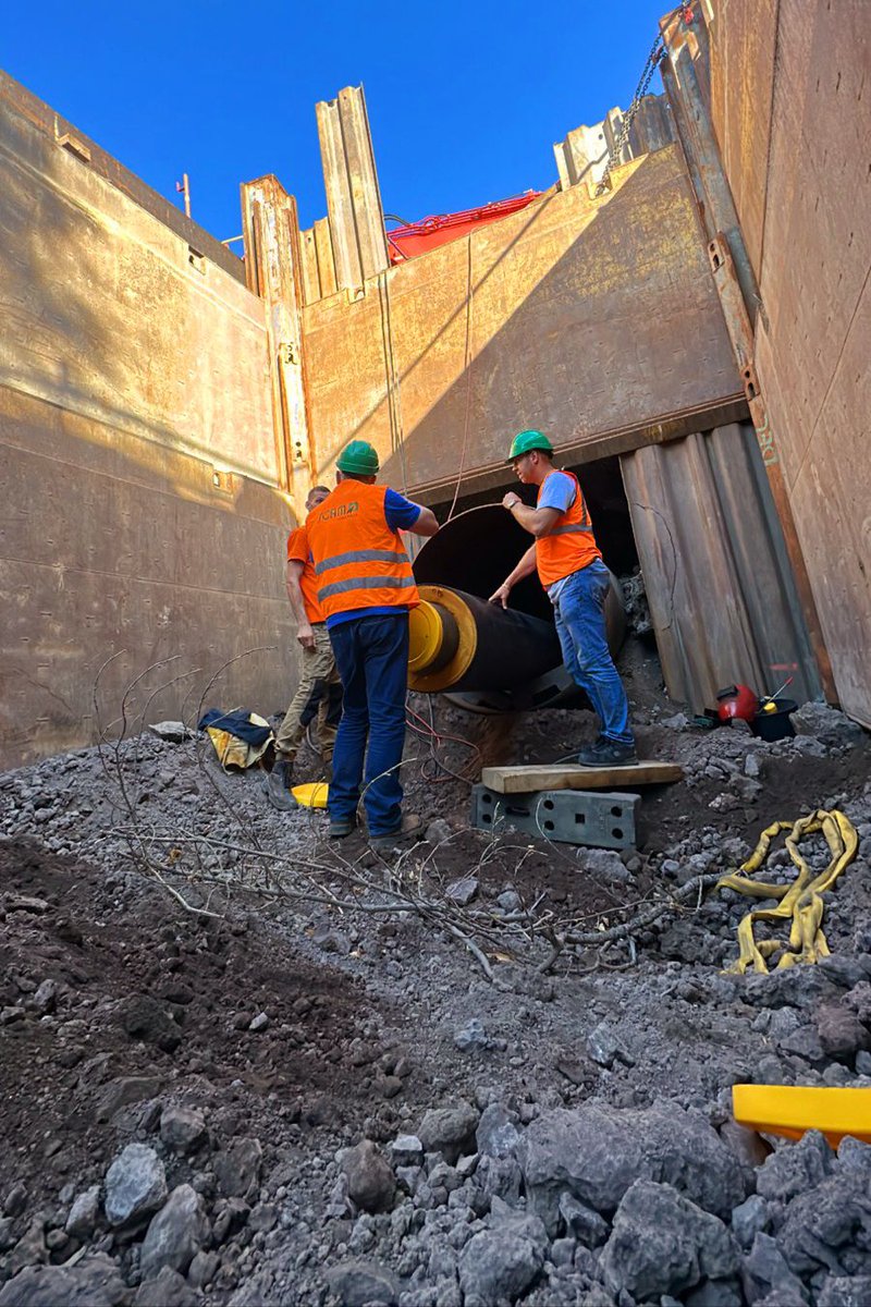 ReseauClauvae's tweet photo. #travaux 🚧 Les entreprises SCAM TP et LANGER ont finalisé le forage par tarière sous les voies du tram, au Campus des Cézeaux. L'entreprise PETAVIT prend désormais le relais pour la pose des conduites.👷‍♂️

#clermontferrand #réseaudechaleur https://t.co/ZJYG4CuIlD