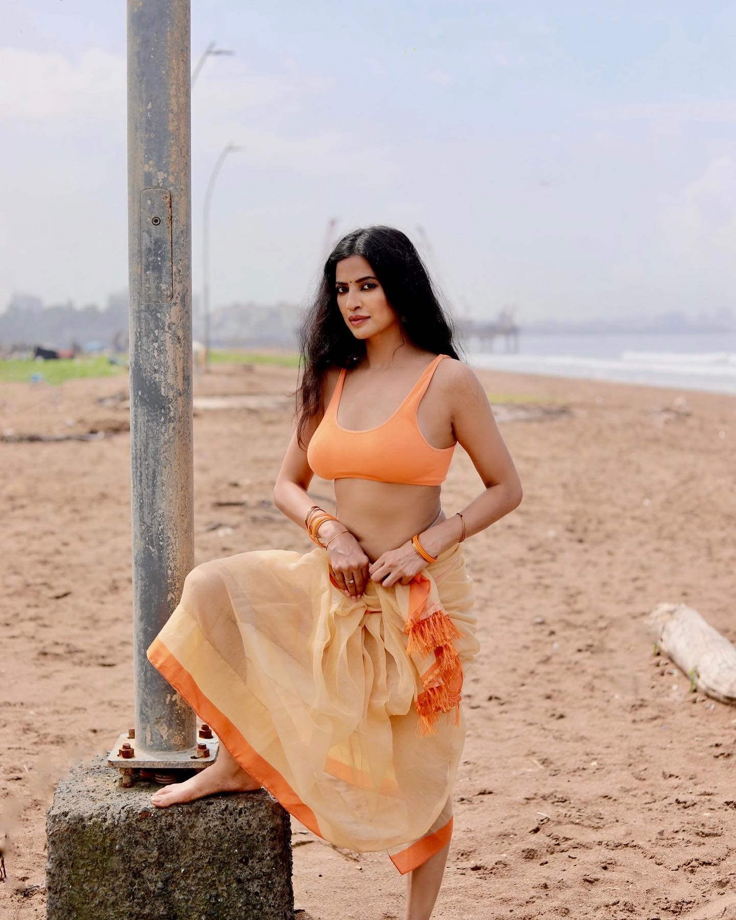 F7B6LeHb0AA_Wbh?format=jpg&name=large