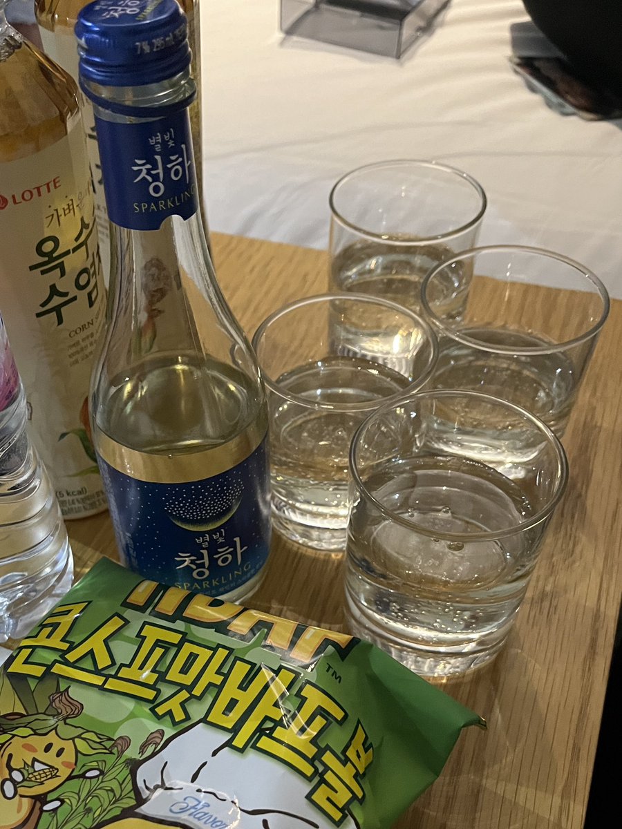 みんなでセジョンちゃん語ってお酒飲んでセジョンちゃん語ってお酒飲んでお酒飲んでお酒飲んで🍺ソウルコン旅セサンと一緒だったから何百倍も楽しかった✨ありがとセサーーーーン❤️❤️セサンに会う度にセジョンちゃんに出会えて良かったって思う