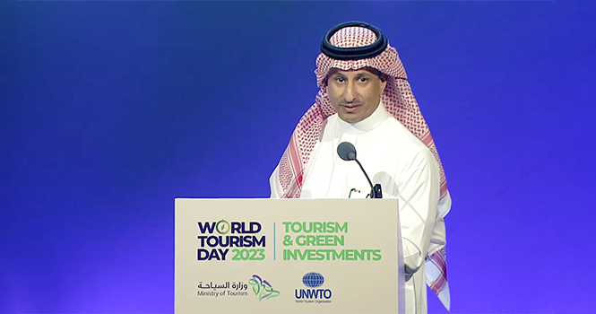 وزير السياحة السعودي:
نعمل على بناء 500 ألف غرفة فندقية جديدة في المشاريع الكبرى من خلال الشركات الحكومية خلال الـ 10 السنوات القادمة, ونتوقع القطاع الخاص يضيف أكثر من ذلك.

سوف تخلق مليون وظيفة خلال 10 سنوات.
و 200 ألف وظيفة خلال الـ 4 سنوات القادمة.
