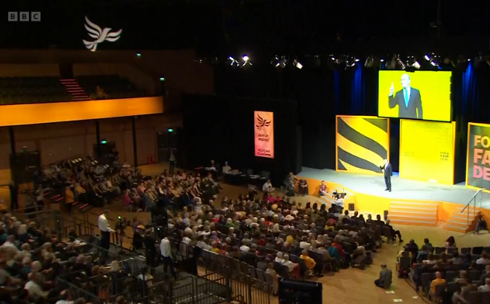 Parlez_me_nTory's tweet image. For the leader's speech, even with the 15 free tickets per MP allowance they can barely half fill a school gym #FFS
#LibDemConference