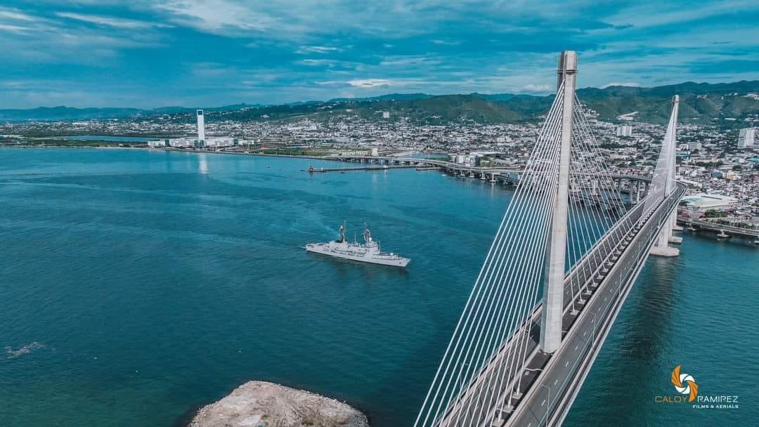 WarshipCam's tweet photo. Philippine Navy Gregorio del Pilar-class offshore patrol vessel BRP Ramon Alcatraz (PS-16) (ex USCGC Dallas (WHEC-716)) coming into Cebu City - September 27, 2023 #brpramonalcaraz #ps16 

SRC: FB- Philippine Navy https://t.co/OjzCrNkX0o