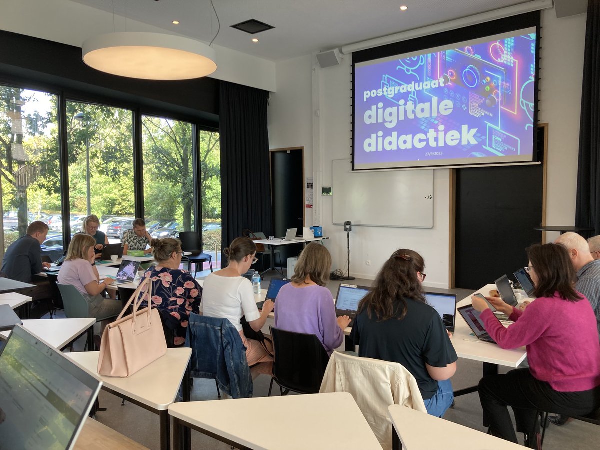 fien_depaepe's tweet photo. Goed gestart met enthousiaste cursisten in het postgraduaat digitale didactiek ⁦@KULeuvenKulak⁩ ⁦@viveshogeschool⁩ ⁦@PPW_KULeuven⁩ https://t.co/2Ua5fCV0qY