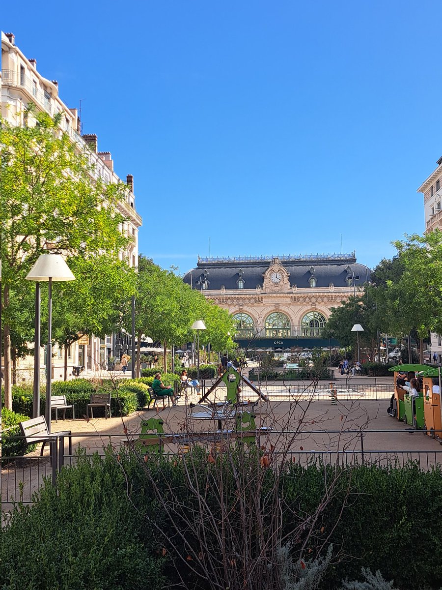 EXCESS_EU's tweet photo. Exploring stunning #Lyon 🇫🇷, host of our #EXCESS partner meeting and home to project partner @DualSun_fr! Looking forward to exchanging with #TeamEXCESS for three days on how to push the #positiveenergybuilding agenda in 🇪🇺!
#ModernFrance https://t.co/0XMlf9GOXB