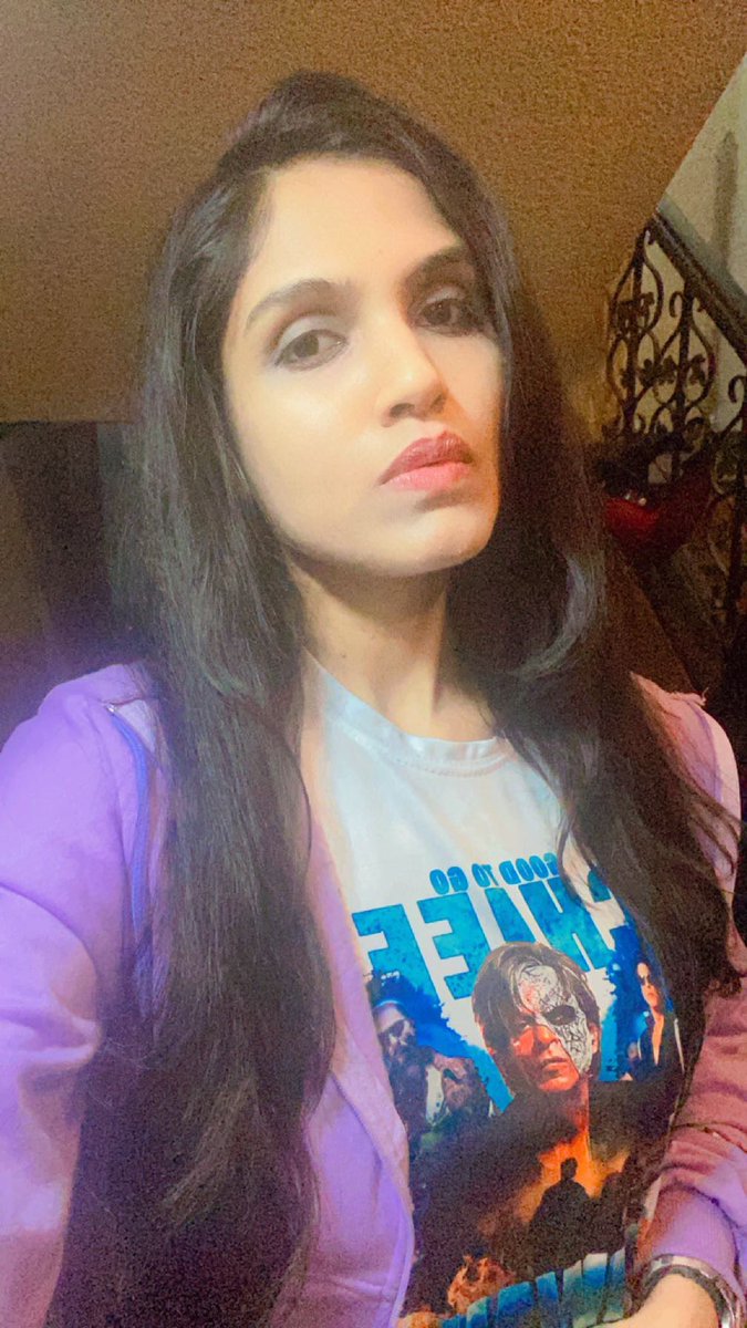 Like you said wear your heart on your sleeves, I’m wearing you since 1995 ! #AskSRK 
Will I get some love from you now 😭