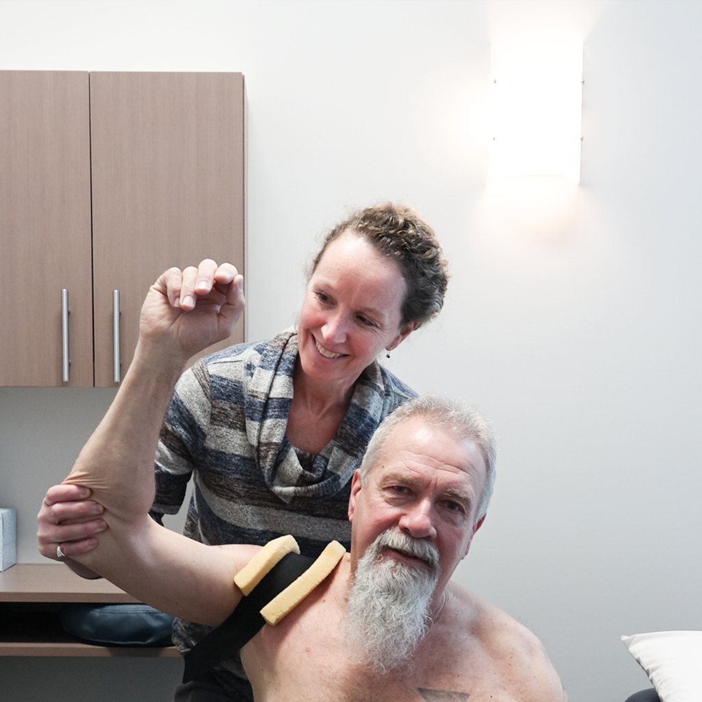 TreloarPhysio's tweet photo. Shoulder Mobility: A Path to Freedom! 💪🤩⁠
⁠
Shoulder mobility is often underestimated, yet it plays a pivotal role in our daily activities, from reaching high shelves to putting on a coat. As a physiotherapist, I'm here to help on your journey to better shoulder well-being.⁠ https://t.co/nMY35iy7Sh