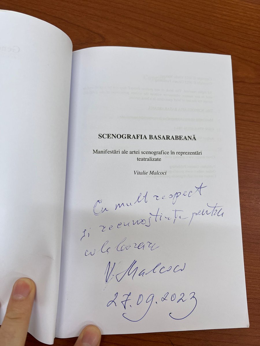 GenerisPublish1's tweet photo. O colaborare frumoasă cu domnul Vitalie Malcoci, autorul cărții  "SCENOGRAFIA BASARABEANĂ". Expertiza sa în acest domeniu este  inspirațională, iar rezultatul final este o carte remarcabilă, care  aduce în prim-plan aspecte deosebite ale scenografiei basarabene. https://t.co/pLc9r2C4UW