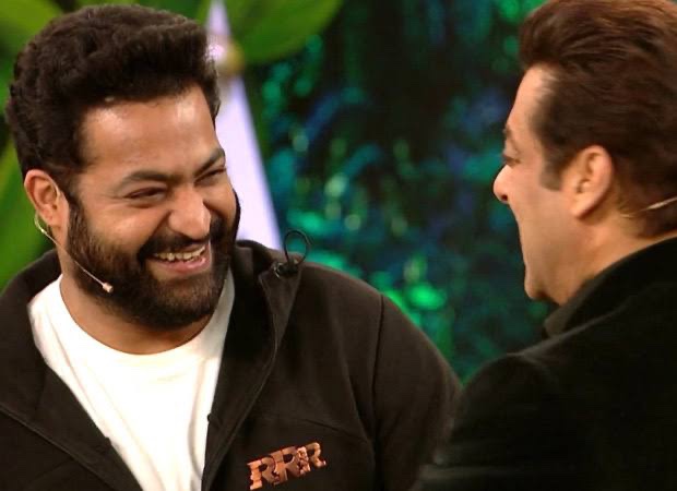 Megastar <a href="/BeingSalmanKhan/">Salman Khan</a> Is On Fire 🔥 Let's Create History Before Entering Into War Zone 😈

All The Best To Team #Tiger3 From TIGER Fans 🐯

#YRFSpyUniverse <a href="/tarak9999/">Jr NTR</a> 

 #YRF50 <a href="/yrf/">Yash Raj Films</a> #TigerKaMessage