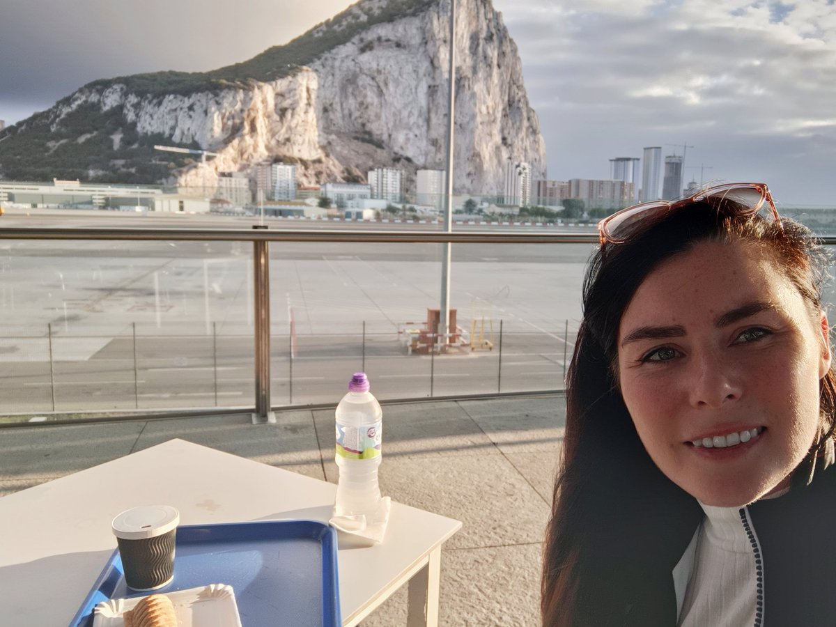 CraftyHopWY's tweet photo. Feeling spontaneous. Quit my job and I'm now waiting for the first flight out to see @ShaniaTwain for the second time in a week 😂🤍 #QueenofMe #Thisjobaintworththepay #ImOuttaHere #LeedsLeedsLeeds https://t.co/RTyeWCquNH