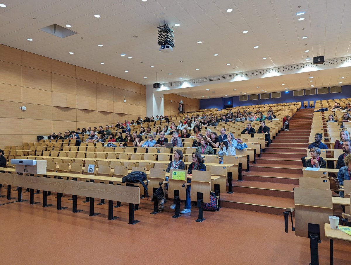 gbinson's tweet photo. Rentrée officielle des apprentis au nouveau DEUST Préparateur technicien en pharmacie ! Une évolution attendue de cette formation à un métier passionnant !
@SarrouilheDenis @UnivPoitiers @virginie_laval @Gilotgiloypt https://t.co/QtUfcWjRel