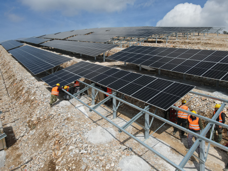 pvmagazine's tweet image. SolarPower Europe predicts 1 million solar workers in EU by 2025: SolarPower Europe says in its latest report on EU solar jobs that the European solar industry employed 648,000 people at the end of 2022, up… #renewableenergy #solarenergy #sustainability dlvr.it/SwffPR
