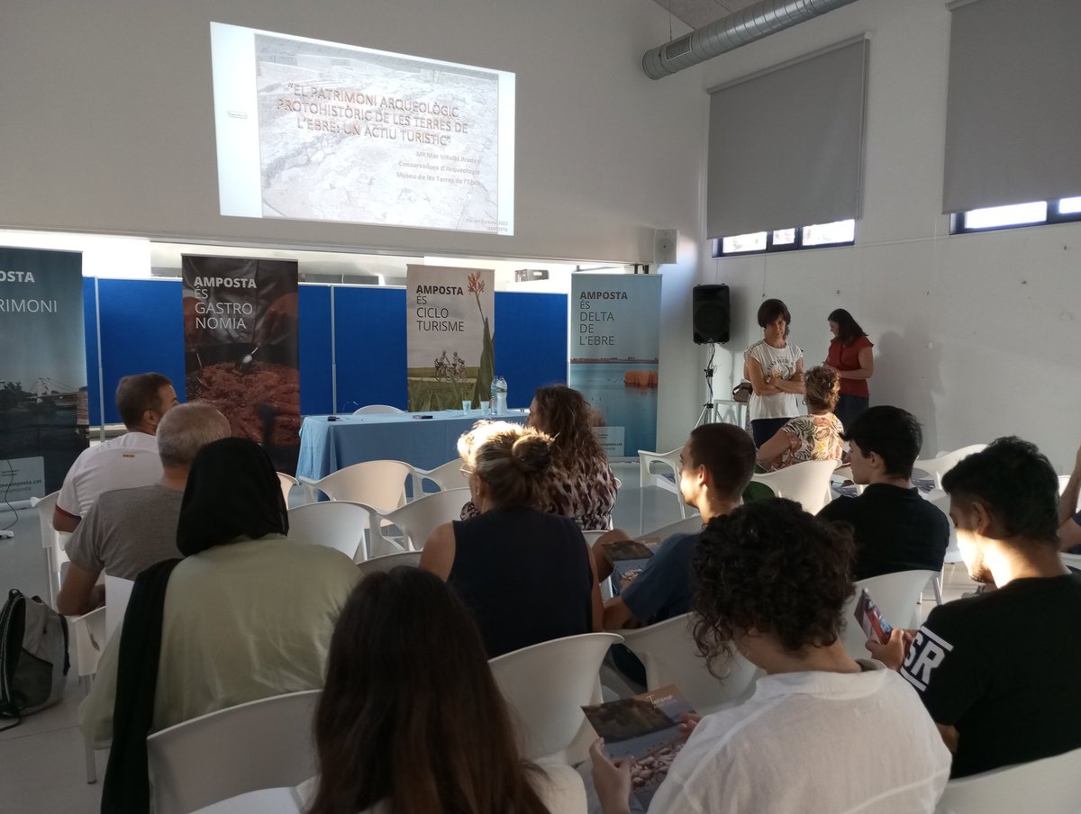 insmontsia's tweet photo. Celebrem el Dia Internacional del Turisme assistint a la Jornada Història, Patrimoni i Natura amb l'alumnat de Turisme @TurismeAmposta @carme_yeste @SilviaLabernia https://t.co/A37grxR2iY