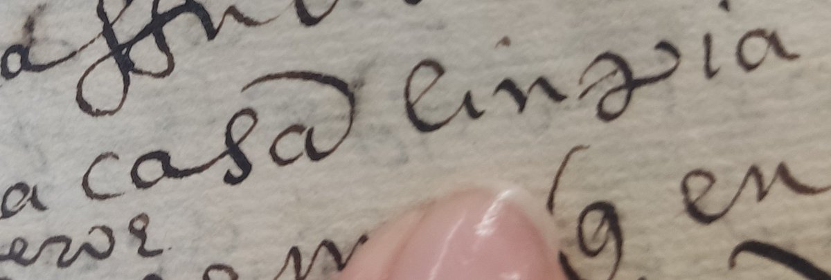 laura_tinajero's tweet photo. Uno arrienda a otro una casa-mesón junto a la Puerta de la Macarena, Sevilla, y dice que le deja la casa limpia con la condición de que cuando termine el tiempo del alquiler se entregue igual. 

Finales del XVI. 

Eso de que eran muy espesos por aquella época... Habría de todo. https://t.co/YnCd9SG73L
