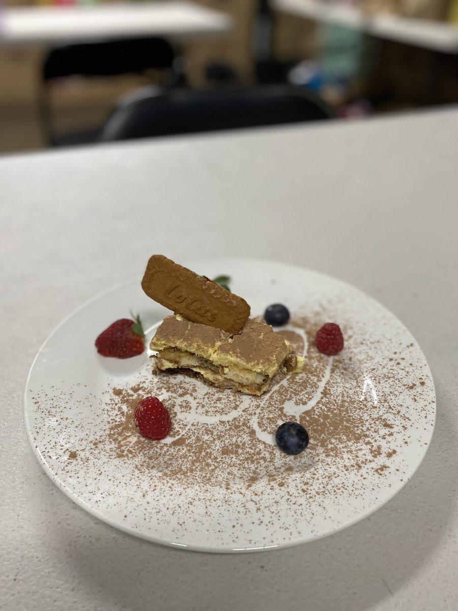 台湾人のハウスメイトが作ってくれたティラミスが、ALDIのティラミスを超えてくるぐらい美味しかった😌