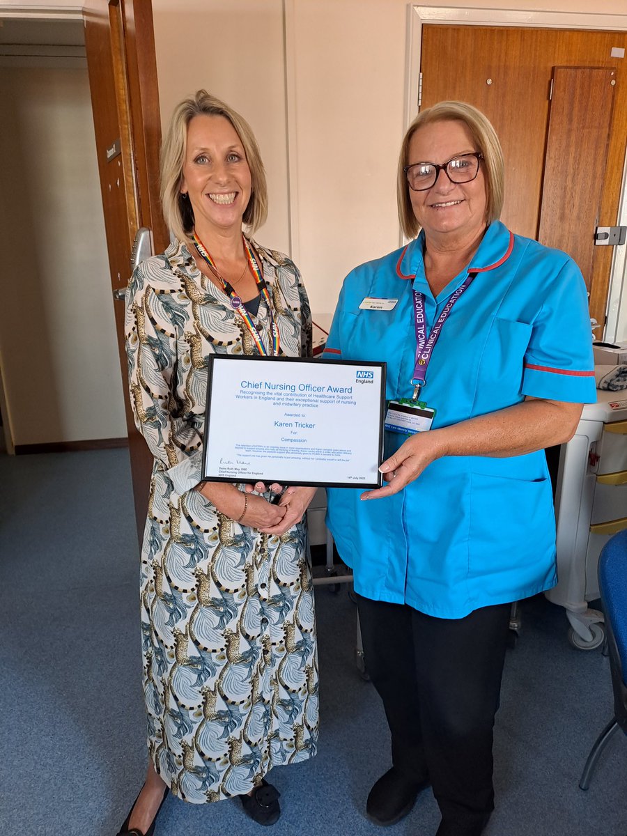 Huge congratulations to our very own Karen Tricker who has been awarded a HCSW @CNOEngland award for compassion. Presented by <a href="/catherinemorg3/">Catherine Morgan OBE</a> A first for ESNEFT <a href="/EmmaSweeney1978/">Emma Sweeney</a> <a href="/Team_ESNEFT/">Team ESNEFT</a> @ESNEFTPreRegEd