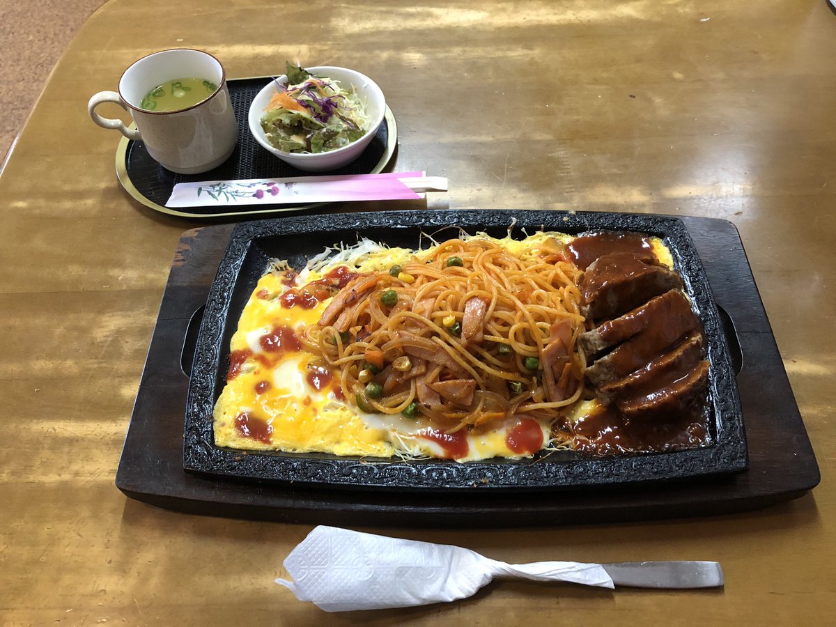 Kd3jfsYNtyQSwGD's tweet photo. ＃バイク　＃イタリアンスパゲッティ
＃喫茶店　＃鉄板焼き
紀の川市の名手駅の近くにある、まどかと言う喫茶店���行ってきました
注文はイタリアンスパゲッティにハンバーグをトッピングしてもらいました、スープとサラダが付いていてボリューミで美味しかったです。 https://t.co/qbGU3d6lwf