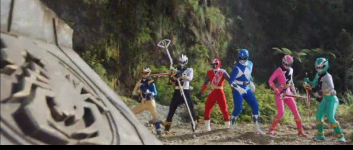 tylerthetoku's tweet photo. 😱 Leaked photos from #CosmicFury 🔥🔥🔥🔥

#CosmicFurySpoilers #PowerRangers30 https://t.co/NgBNuZfyIq