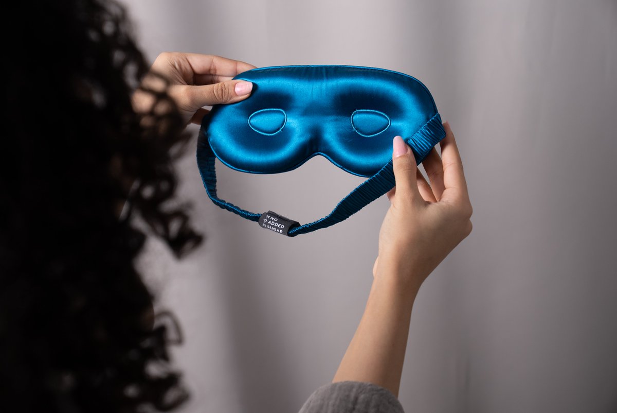 noaddedsugar_me's tweet image. مافي أريح من انك تنامي وانتي متطمنة على رموشك! 😌
ومافي أحلى من انك تهديها صديقتك اللي مركبة رموش دائمة عشان تدعي لك 🥰

مصنوع من الحرير الطبيعي ١٠٠٪ الحائز على شهادة OEKO-TEX للتأكد من سلامة المنتج من أي مواد سامة أو ضارة🌿
#لطيف_على_البشرة #رموش_دائمة #lashextension #lifesaver