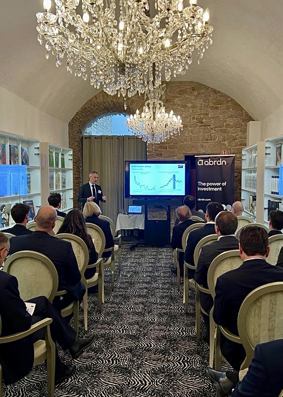 aberdeen_LU's tweet photo. Yesterday, we welcomed David Smith, Senior Investment Director - Asian Equities, in Luxembourg, where he had the opportunity to give an Outlook on Asia. He outlined how the region is leading the way in forging many of the net zero solutions the world needs. https://t.co/XsTq6dWgwS