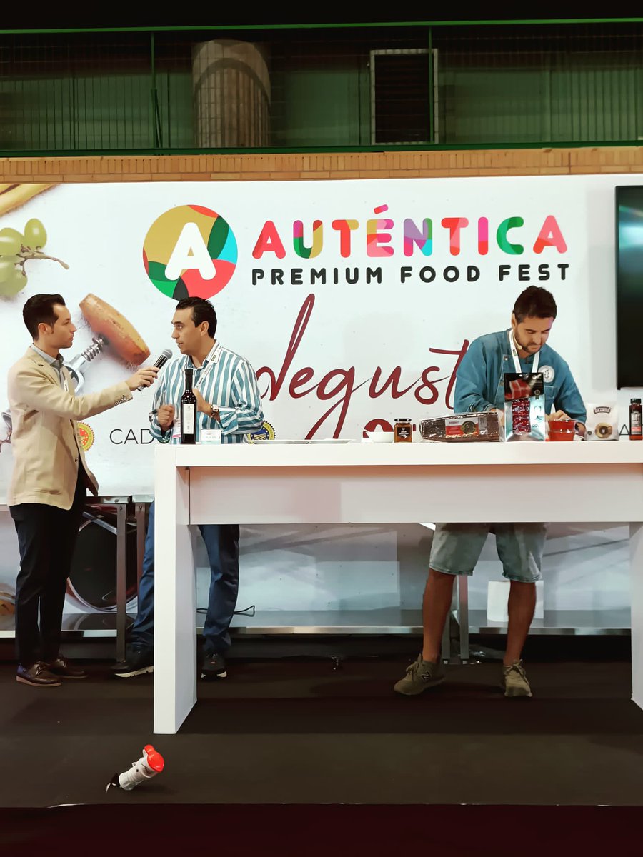 Publimario's tweet photo. Gran experiencia ayer en @autenticafest con algunos de nuestros clientes y con @PanaderiaObando en una de sus degustaciones. Con mi equipo de @MarujaLimon_ 

#Autentica #Marketing #Marketing #Publicidad #MarujaLimon #KitDigital #AgenteDigitalizador @fibesevilla https://t.co/uUD5xIanHI