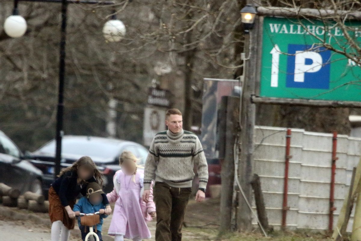 Exif-Recherche tweet media