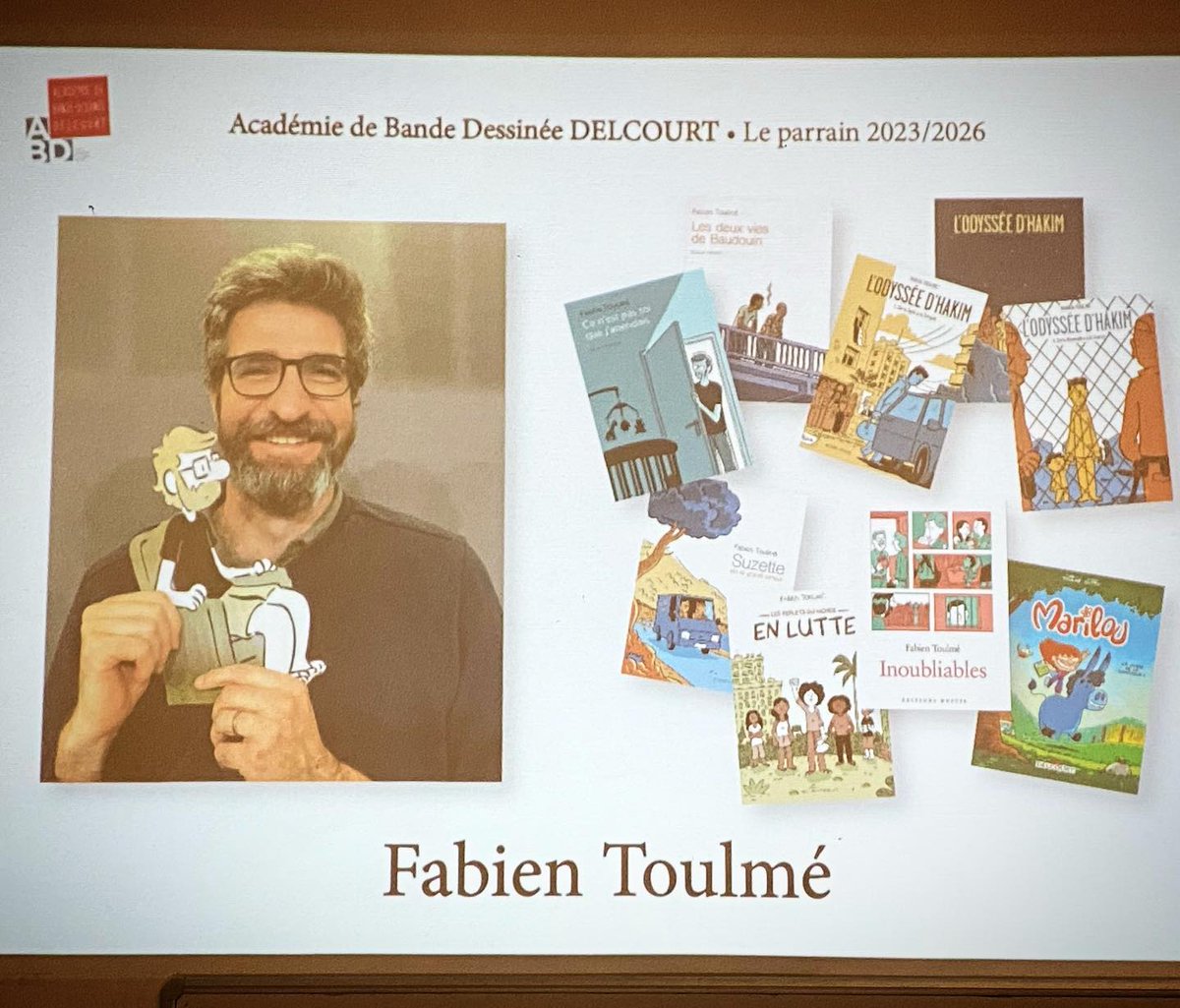 AcademieBD's tweet photo. La promotion @FabienToulme a fait sa rentrée ! La salle était en ordre avec tout plein de cadeaux qui les attendaient.
C’est parti pour un cursus de 3 ans, on leur souhaite un bon voyage !
#academiebd #ecolebd #écolebd #ecoledart #fabientoulmé #fabientoulme #manga #mangaka #BD https://t.co/ruHcxisoON