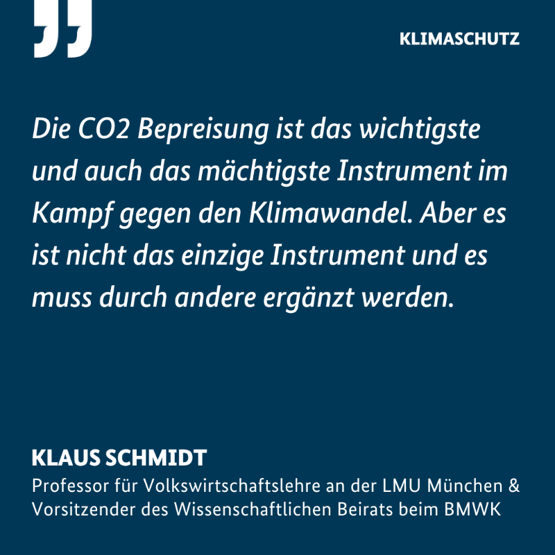 BMWE_'s tweet photo. Der #CO2-Preis ist bereits heute ein zentrales Instrument zur Reduktion der Treibhausgasemissionen. Wie der Mechanismus funktioniert, aber auch welche Probleme und Risiken mit ihm einher gehen, erläutert Prof. Dr. Klaus Schmidt.