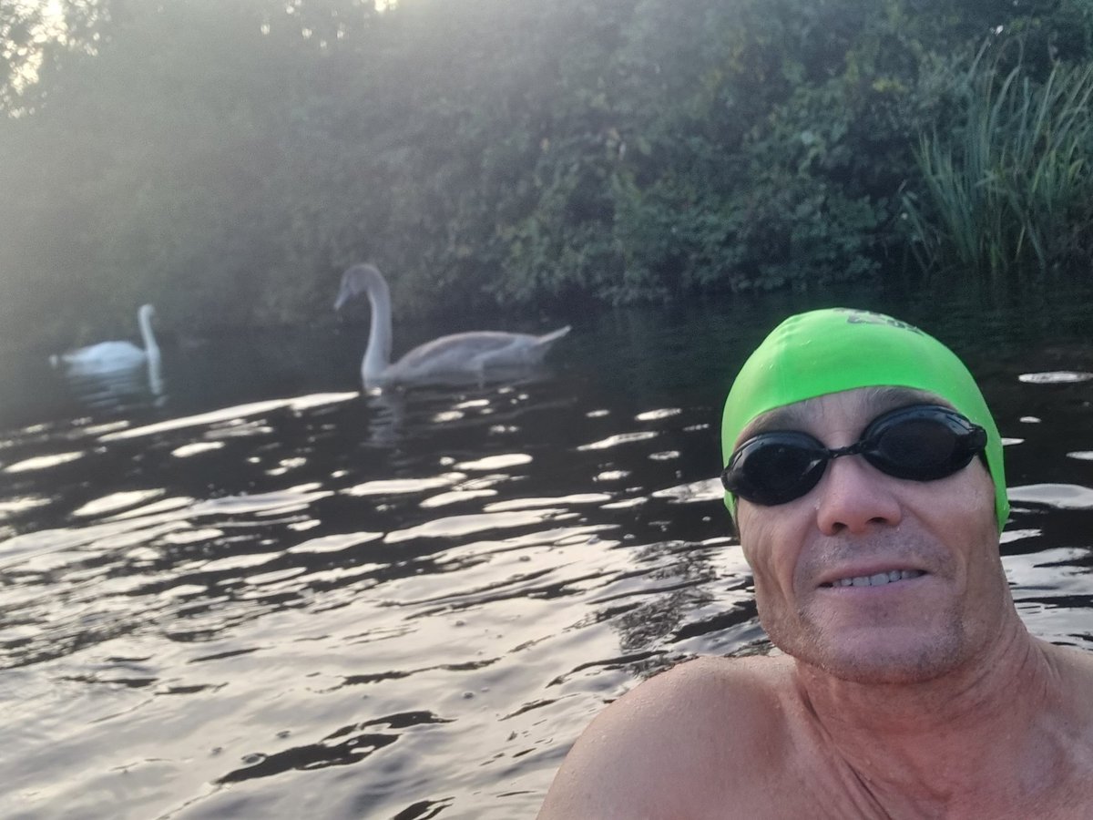 Simon Griffiths: Publisher, Author, Swimmer tweet media