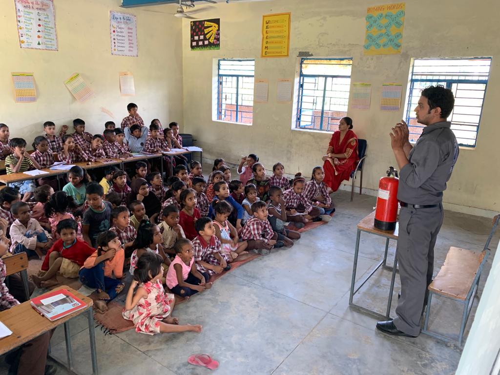 DdmaNW's tweet photo. Today 27.09.2023 DDMA (NW) organised the Basic Safety tips on Fire- fighting, first-aid,Search &amp; Rescue techniques and General Awareness etc. at Municipal Corporation Primary co-ed School, F-block, JJ colony, Savda Delhi. Total 70 nos. of students and 05 nos. of teachers attended https://t.co/o9GHvJ4Cws