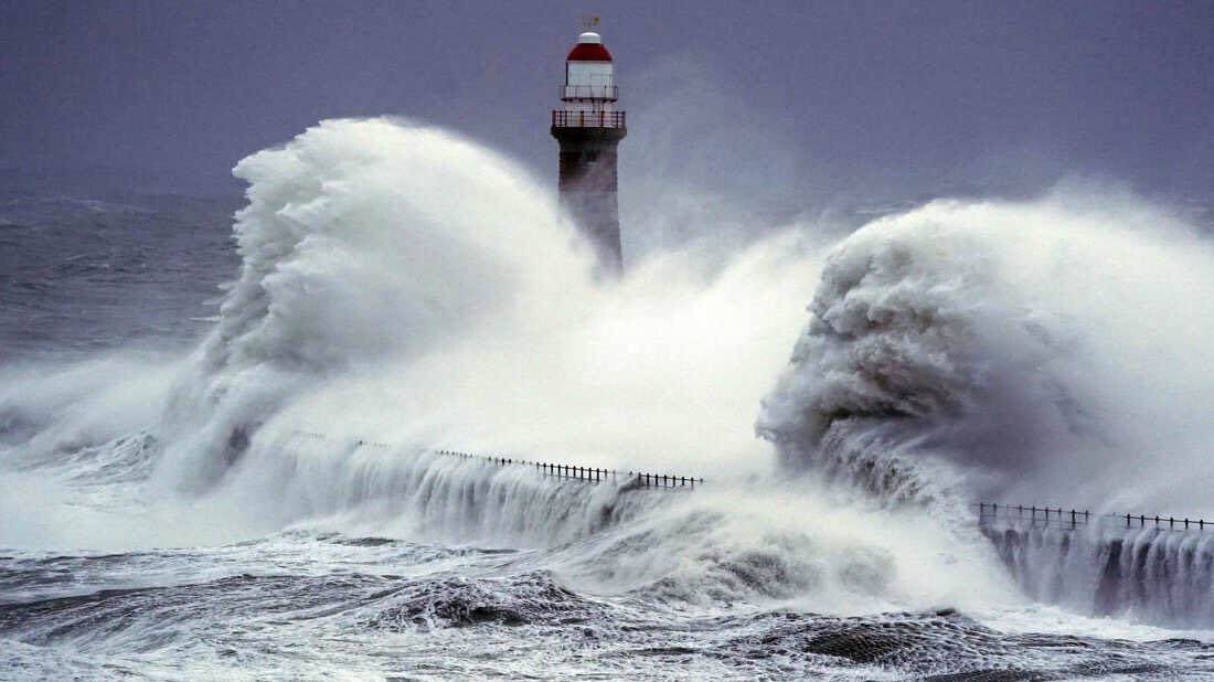 Ffeirste's tweet photo. Wind appears in many of our place names including Drumnagee (Droim na Gaoithe ‘ridge of the wind’)

Bearnas na Gaoithe (anglicized Barnesnageeha) ‘gap of the wind’ in Glenarm

Baile na Gaoithe- “the town of the wind” in Wexford. #StormAgnes #Wind #Gaoth 🌪💨 https://t.co/422Zh3OO78