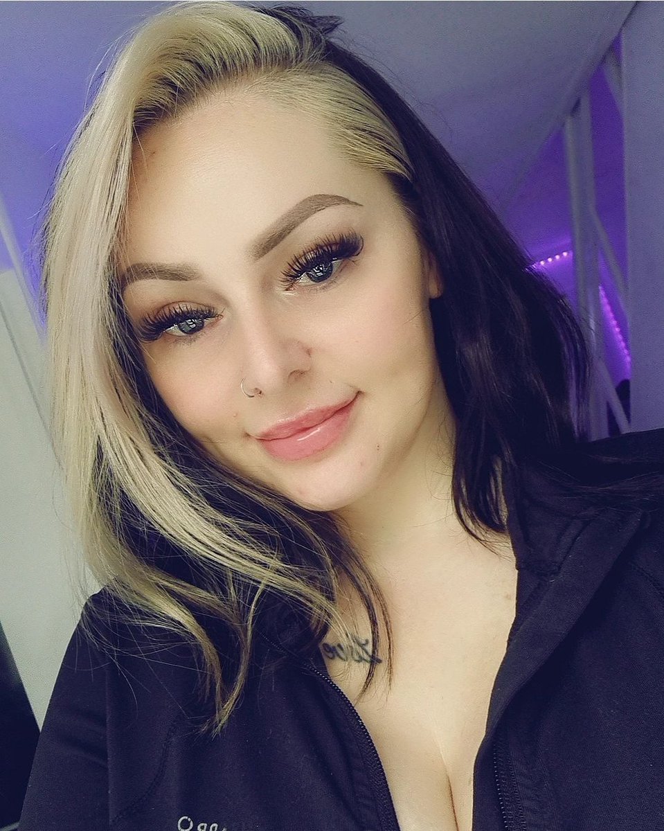 MissEmilyLouise 🌸 tweet media