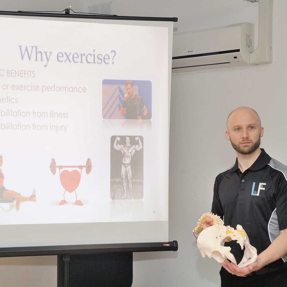 falkirkhub's tweet photo. Busy weekend ahead for @lifefitwellness 

📅 Friday: Later Life Training - Ageing is Changing Learning Event
🧘‍♀️ Sat &amp; Sun: Arlene leads Pilates Matwork 2 for APPI Health Group
🏃‍♀️ Sunday: Supporting @strathcarron1 at the 10k run

#FalkirkBusinessHub #MeetWorkCreate #Falkirk https://t.co/R1wHasoaUH