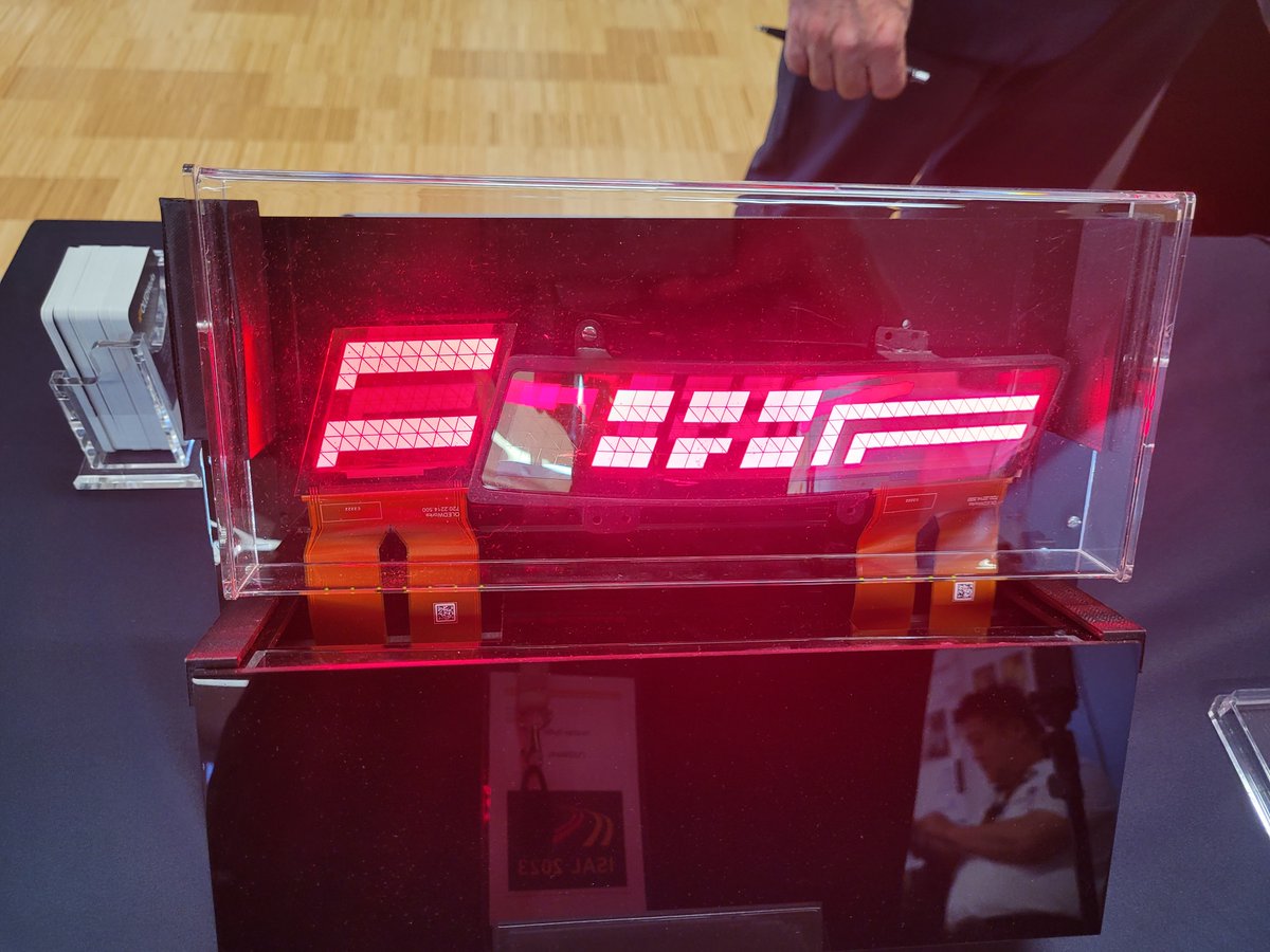 OLEDWorks tweet media