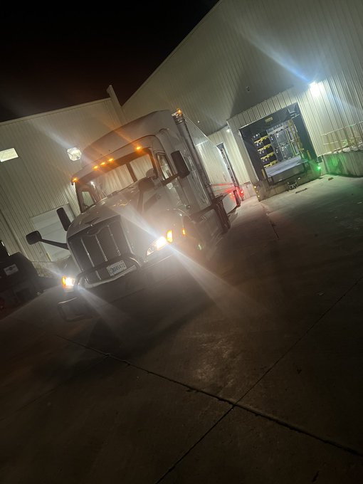 I damn near live on the road #truckerlife https://t.co/6n5Qb4GHMm<a href="/tag/truckerlife"class="tags">#truckerlife</a>