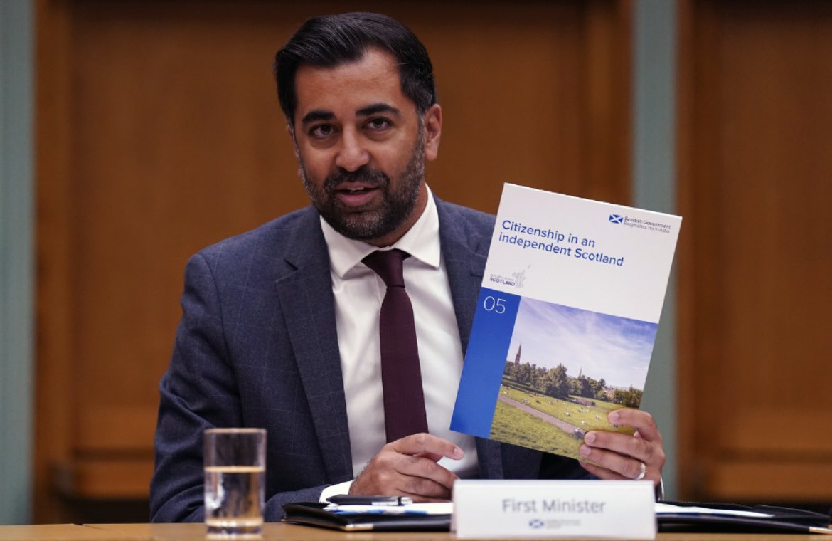 KeepUKtogether's tweet photo. @ChrisLawSNP #NationalComicBookDay ?  Here’s a few you could celebrate …

The SNP White Paper, SNP Growth Commission Report, Independence papers …

Hope you remembered to celebrate @HumzaYousaf &amp; @TheSNP in August? #NationalClownWeek

https://t.co/5TXXEUUgIv https://t.co/aXXQOLgrRF