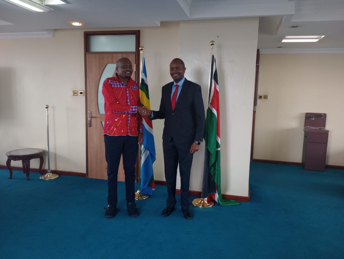 HonMoses_Kuria's tweet photo. This morning I held an alignment meeting with Kajiado Central MP Elijah Memusi ahead of this afternoon launch of the County Aggregation &amp; Industrial Park https://t.co/kgG0UktC2K